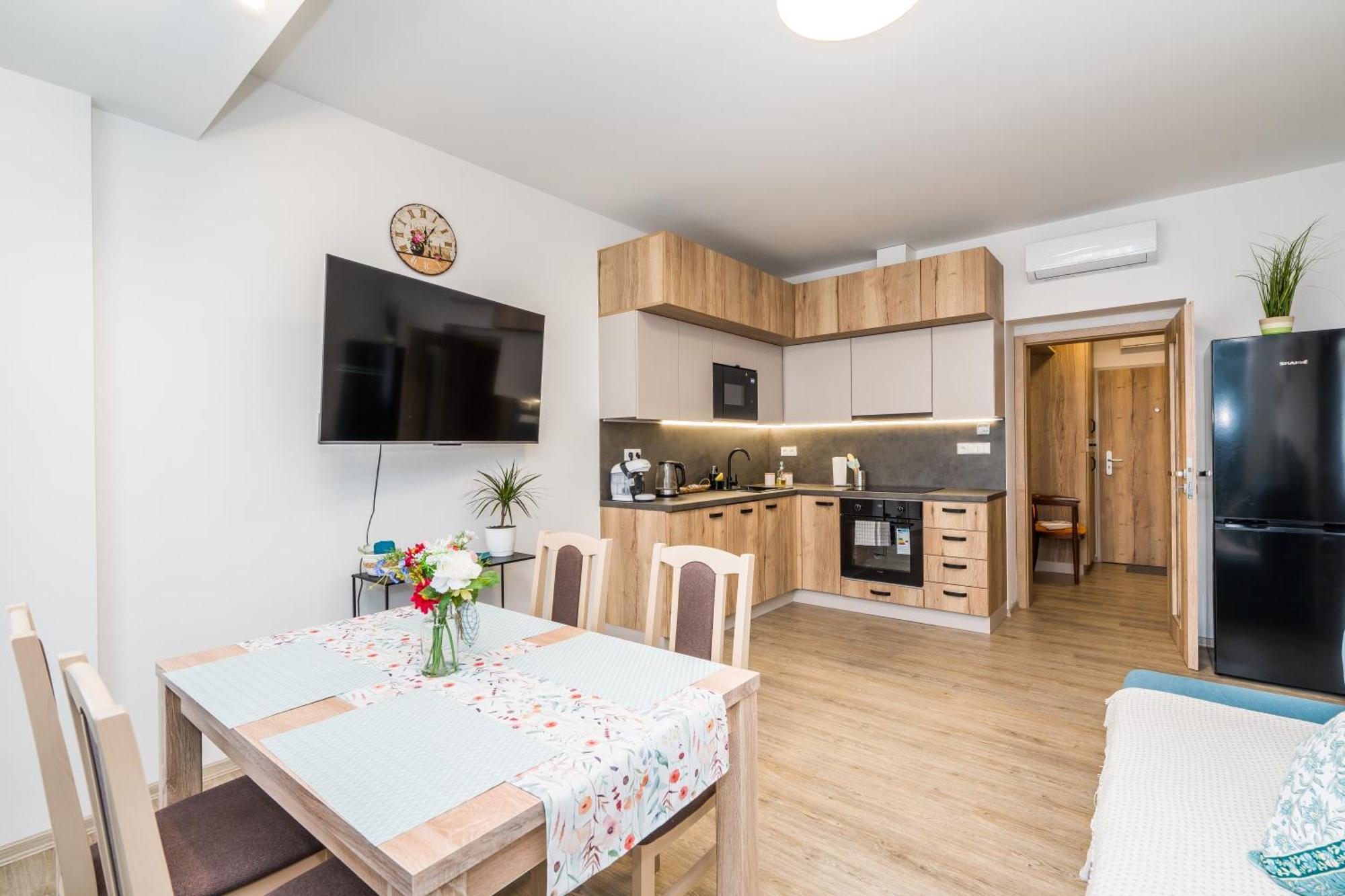 Perla Hradce 302 Apartment ฮราเดตสคราโลเว ภายนอก รูปภาพ