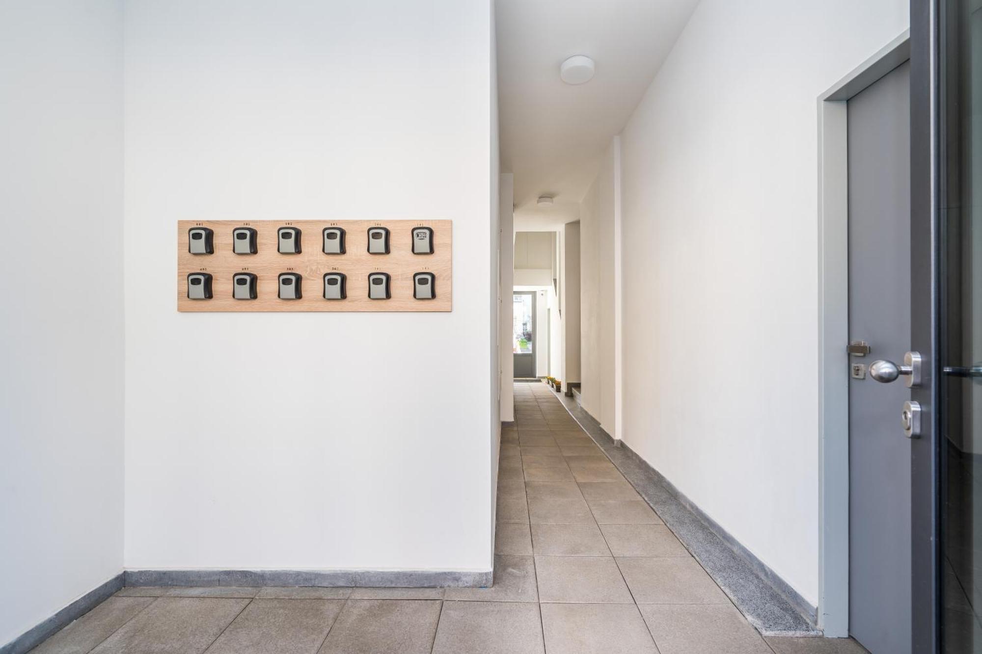 Perla Hradce 302 Apartment ฮราเดตสคราโลเว ภายนอก รูปภาพ